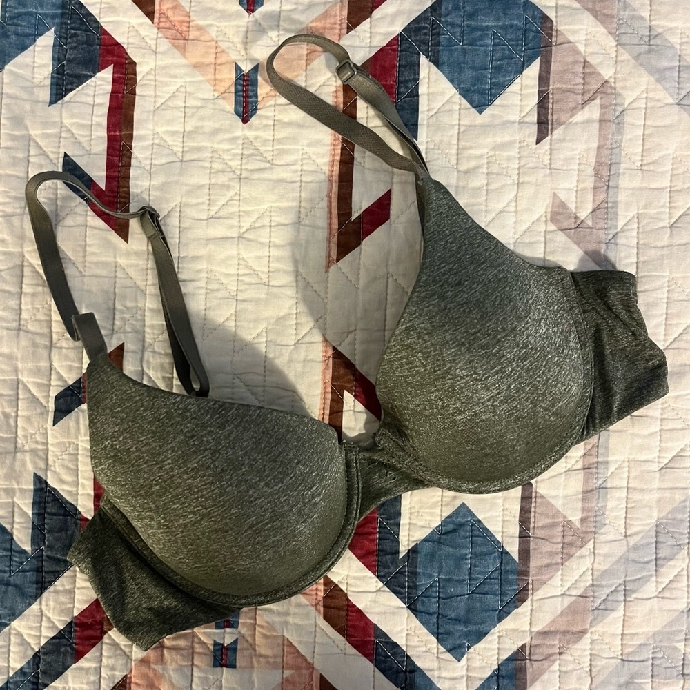 Green Victoria’s Secret Uplift Semi-Demi Bra - 34B